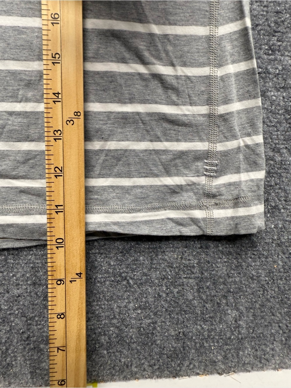 Lululemon Athletica Men's medium Grey Striped Crew Neck T-Shirt - Picture 2 of 4
